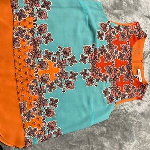 Colorful short-sleeved blouse, size M, brand ROSE+OLIVE.